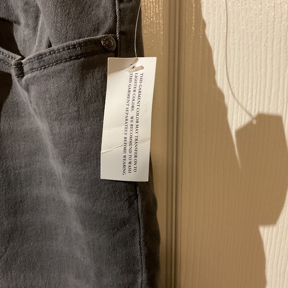 🖤🩶NWT DG2 Diane Gilman Classic Stretch Dip-Dye Cropped Jeans in Black🩶🖤 - Picture 4 of 9